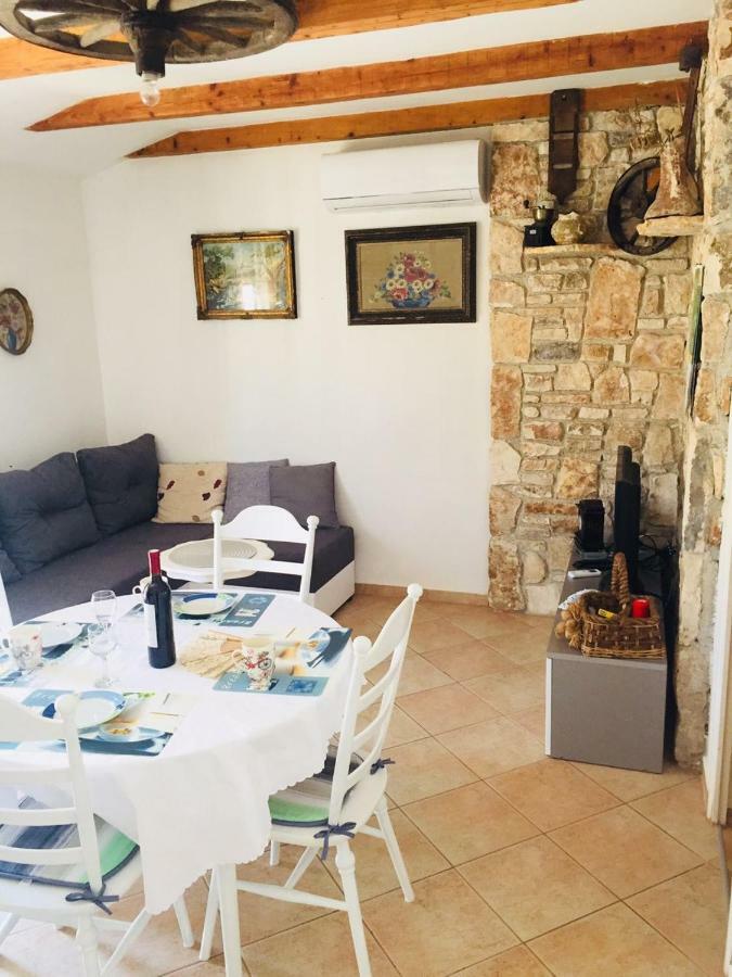 Apartment Josipa Premantura Εξωτερικό φωτογραφία
